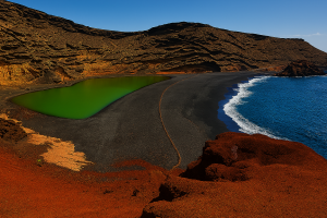 Scopri di più sull'articolo El Golfo: dove Lanzarote dipinge il suo capolavoro