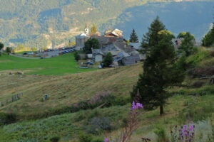 Scopri di più sull'articolo Vens, borgo incantato della Valle d’Aosta tra larici e sapori