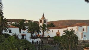 Scopri di più sull'articolo Natale a Fuerteventura: guida gastronomica tra queso majorero, dolci tipici e sapori autentici