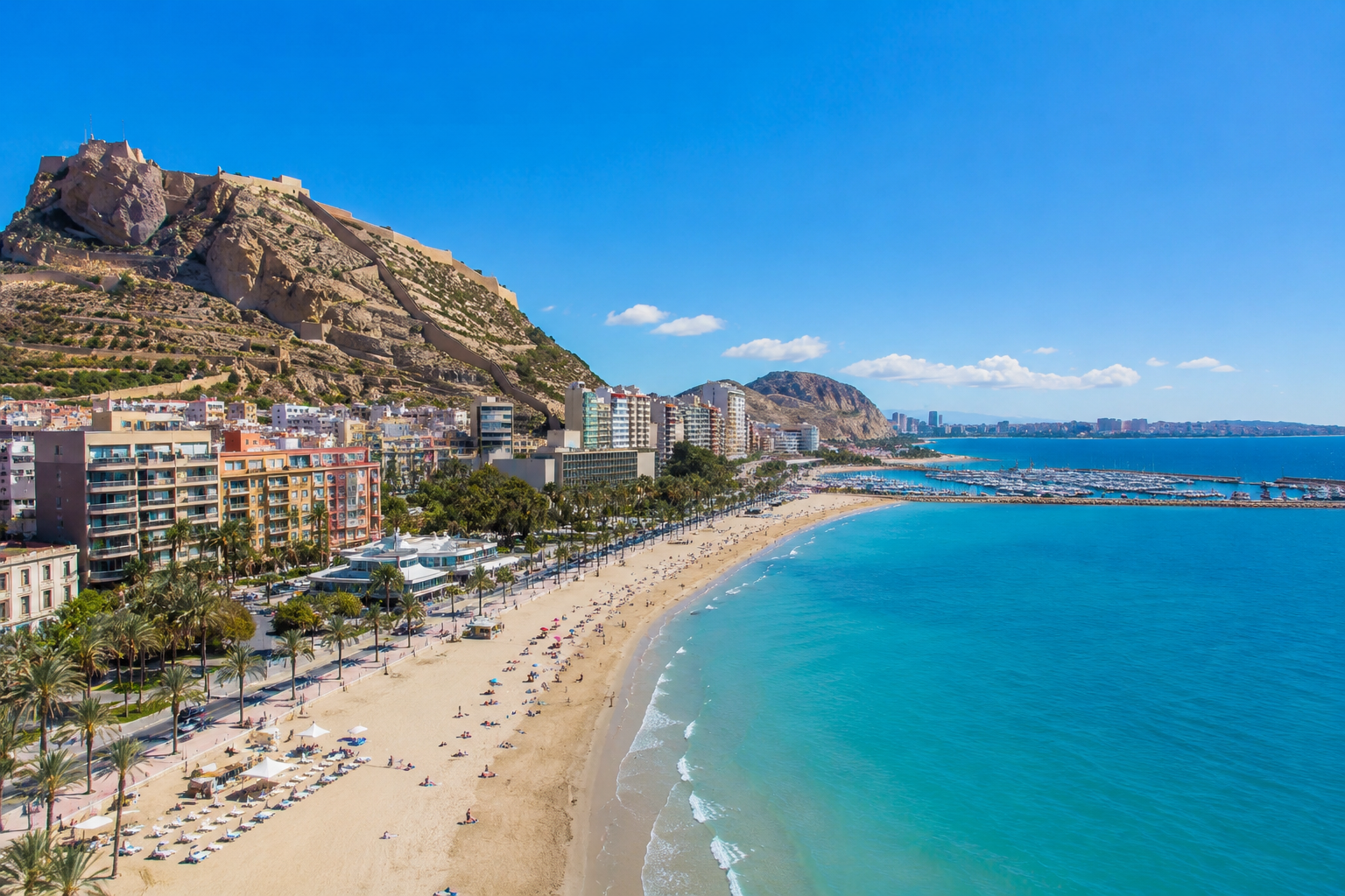 Scopri di più sull'articolo Alicante: cosa vedere tra spiagge, castello e gita a Tabarca